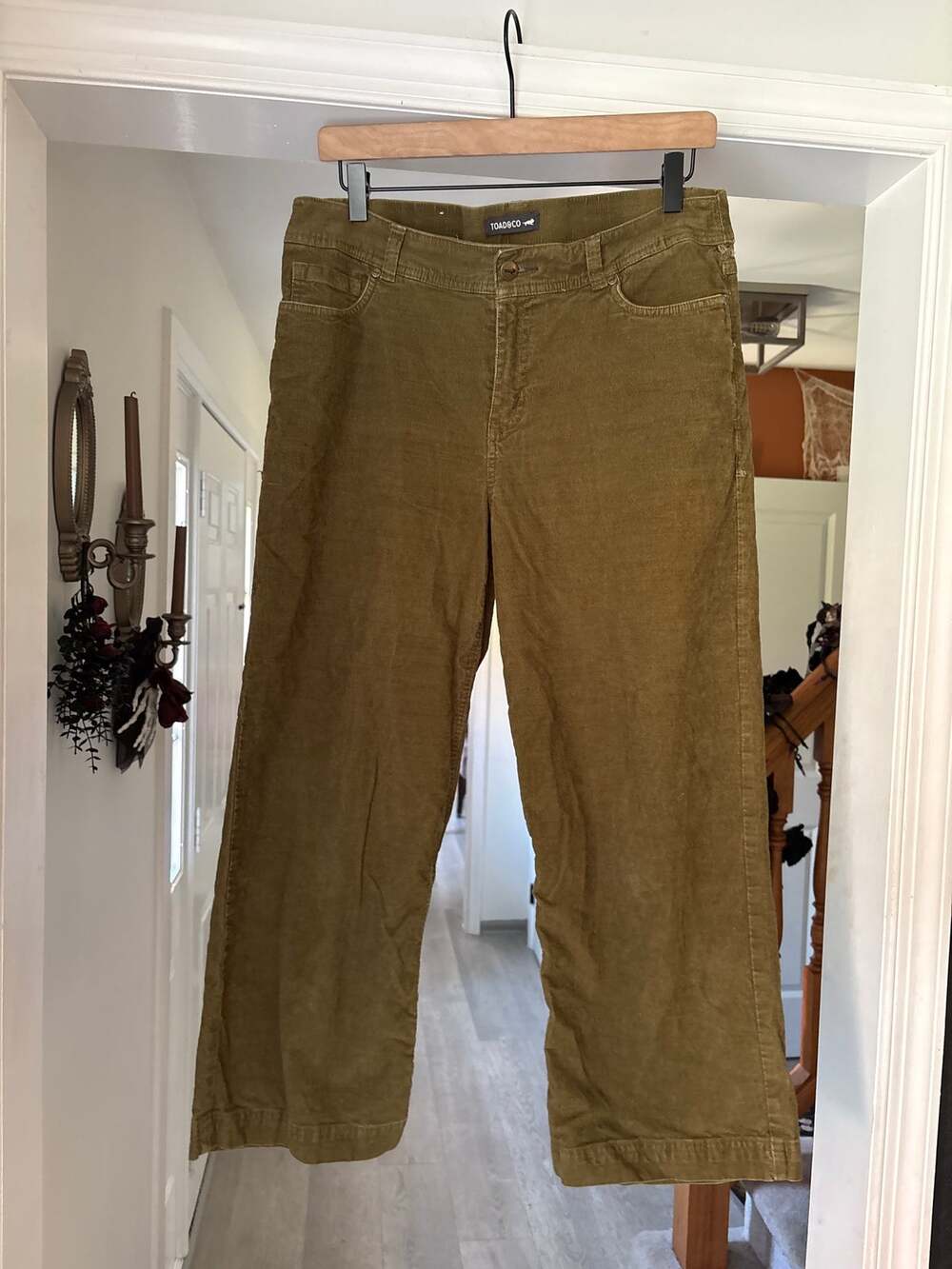 Toad & Co Olive Green Corduroy Cropped Pants Size 8 Straight Leg Gorpcore